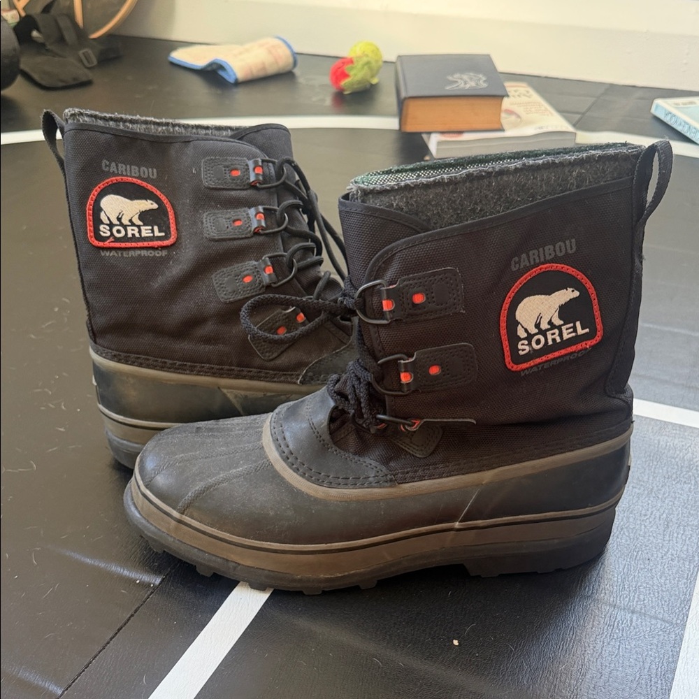 Sorel Caribou Men's Boots size 13, worn only a few times